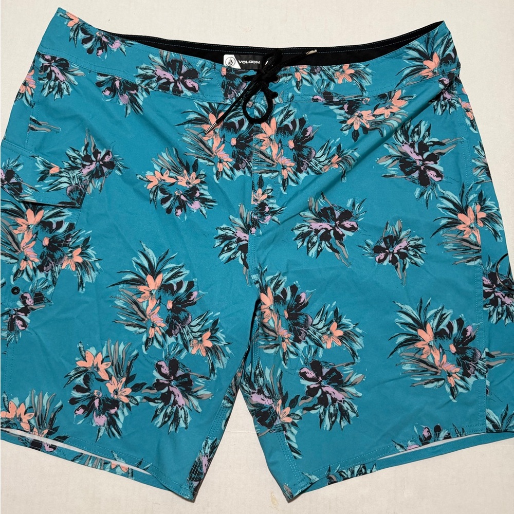 volcom swim trunks shorts, pockets, jade flowers aop, men's 42 xxl